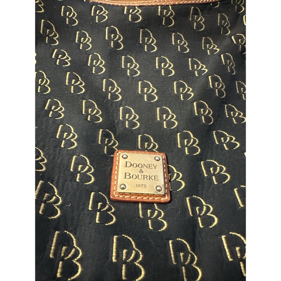 Dooney & Bourke Signature Crescent Shoulder Bag Brown Beige Canvas Leather Trim - Picture 2 of 16